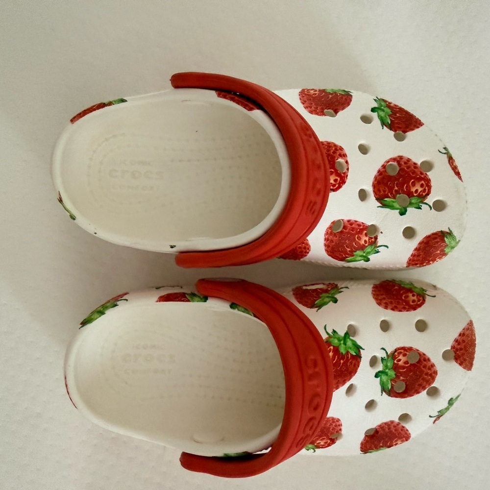 Kids Crocs Strawberry Print Red White Clogs Toddler Size C9